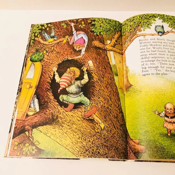 Woolly Foots Good Idea  Rainbows End Book John Patience - Picture 13 of 16